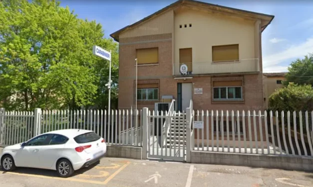 DERUBATO DALLA OSPITE MENTRE DORME