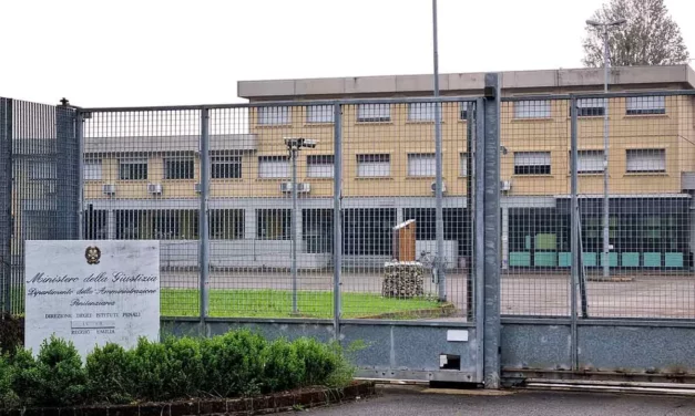FURTO E VIOLENZA SESSUALE, FINISCE IN CELLA