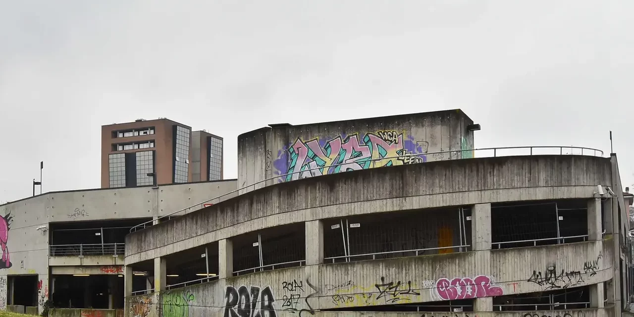 EX GASOMETRO, UN ARRESTO PER AUTO DANNEGGIATE