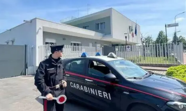 ALBINEA, VENDE MONETE ANTICHE RUBATE, DENUNCIATO