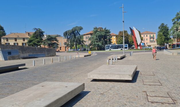 REGGIO, DOPPIA AGGRESSIONE IN PIAZZA DUCA D’AOSTA