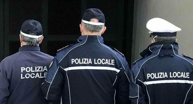 CAUSA TRE INCIDENTI E SCAPPA IN DUE CASI, ANZIANO MULTATO