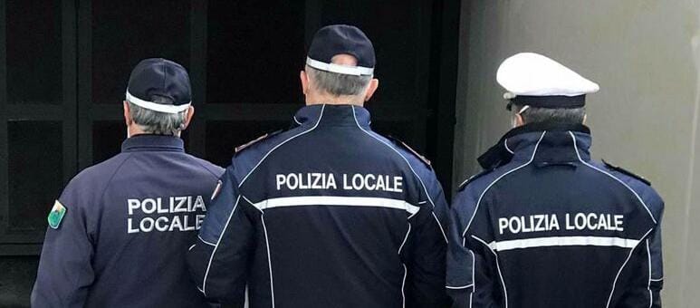 CAUSA TRE INCIDENTI E SCAPPA IN DUE CASI, ANZIANO MULTATO