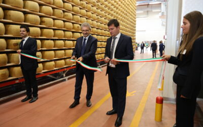 INAUGURATO L’AMPLIAMENTO DEI MAGAZZINI GENERALI DELLE TAGLIATE DEL GRUPPO CREDEM, CUSTODI DELLE FORME DI PARMIGIANO REGGIANO
