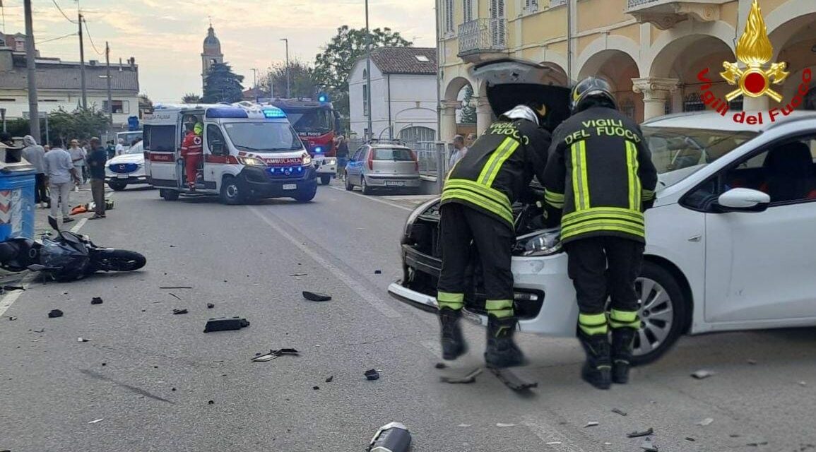 ROLO, GRAVE SCHIANTO AUTO MOTO