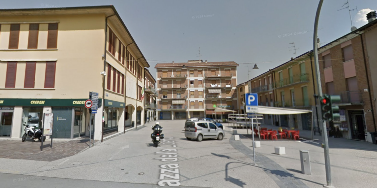 VEZZANO, FURTO CON ESPLOSIONE AL BANCOMAT