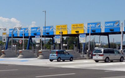 AGGREDISCE POLIZIOTTO AL CASELLO E CERCA DI RUBARGLI L’ARMA
