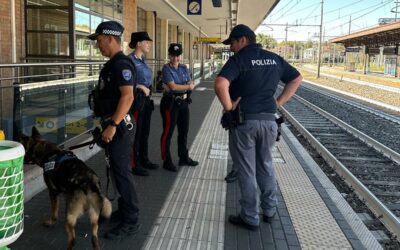 CONTROLLI IN STAZIONE A STUDENTI E PENDOLARI, FERMATO UN PUSHER