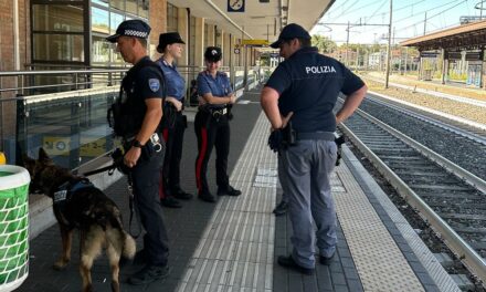 CONTROLLI IN STAZIONE A STUDENTI E PENDOLARI, FERMATO UN PUSHER