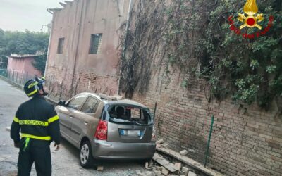 BAGNOLO, CROLLA COPERTURA, AUTO DANNEGGIATA