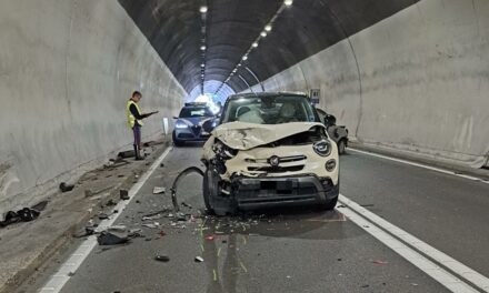 CASINA, INCIDENTE PRESSO LA GALLERIA A BOCCO, QUATTRO FERITI