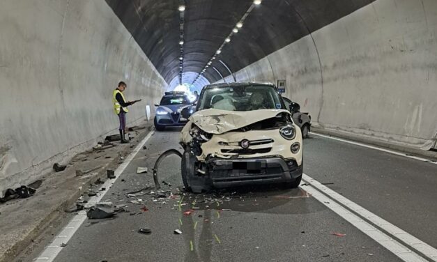 CASINA, INCIDENTE PRESSO LA GALLERIA A BOCCO, QUATTRO FERITI