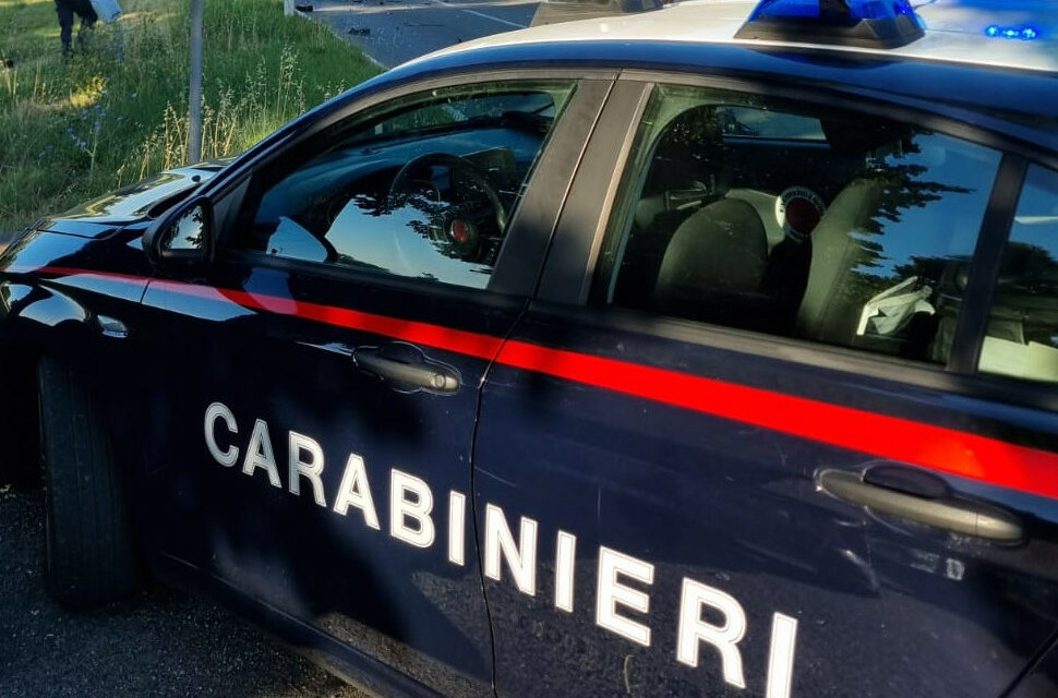 INNEGGIA AD ALLAH E COLPISCE IL CLIENTE DI UN BAR