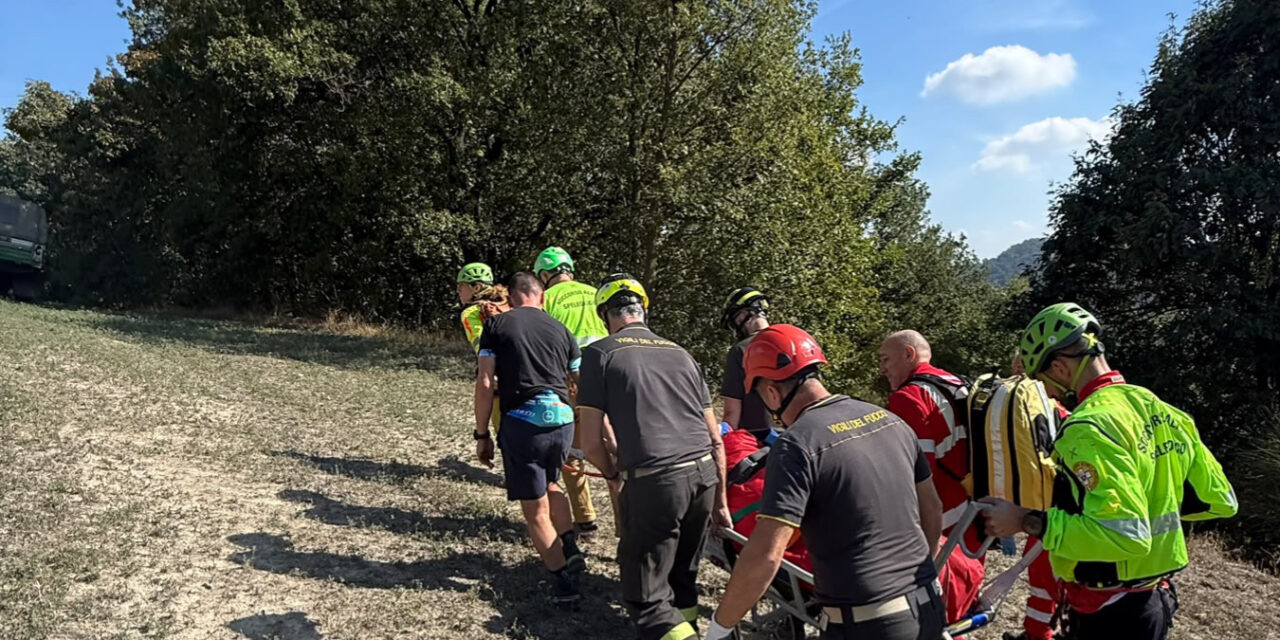 VIANO, CADE IN BICI DURANTE UNA COMPETIZIONE, SOCCORSA UNA GIOVANE CONCORRENTE
