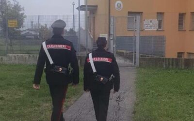 PERSEGUITA I VICINI, ALLONTANATA DALLA PROVINCIA