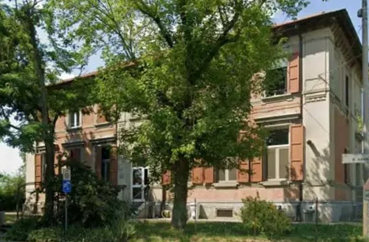 IL COMUNE METTE IN VENDITA L’EX SCUOLA ELEMENTARE DI CANALI ‘LA PULCE’. PUBBLICATO IL BANDO